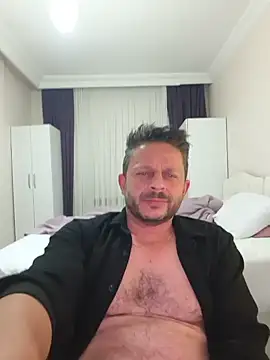 Snapshot of kevinmicheall chatting on July 6, 2026, 6:32 pm kevinmicheall online show from July 6, 2026, 6:32 pm