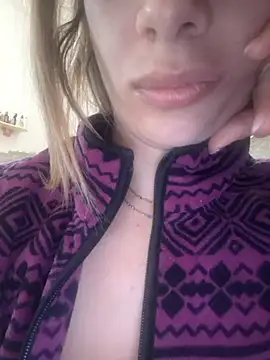 Snapshot of fammefatale1987 chatting on November 16, 2025, 1:16 pm fammefatale1987 online show from November 16, 2025, 1:16 pm