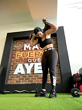 Snapshot of Carolina_Novoa chatting on October 22, 2025, 3:22 pm Carolina Novoa online show from October 22, 2025, 3:22 pm