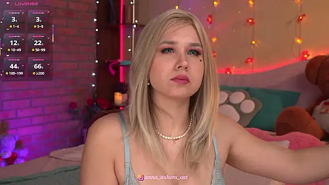 Snapshot of Ashera_Cat chatting on March 2, 2026, 5:42 pm Ashera Cat online show from March 2, 2026, 5:42 pm