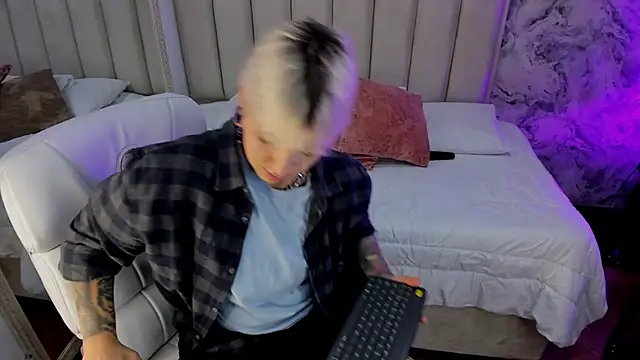 Snapshot of amy_ink chatting on November 10, 2025, 11:04 am amy ink online show from November 10, 2025, 11:04 am