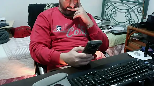 Snapshot of Italian_dark_desire chatting on January 9, 2026, 11:06 am Italian dark desire online show from January 9, 2026, 11:06 am