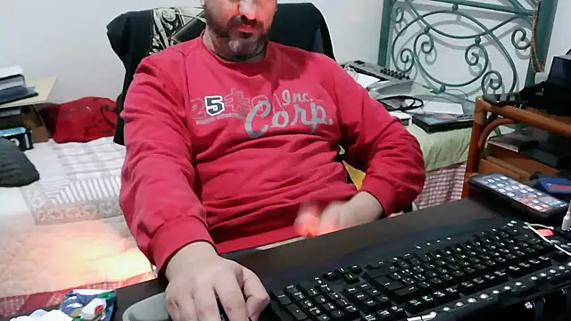 Snapshot of Italian_dark_desire chatting on January 15, 2026, 12:08 pm Italian dark desire online show from January 15, 2026, 12:08 pm