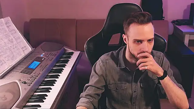 Snapshot of Sweetparker chatting on February 28, 2026, 7:35 pm Sweetparker online show from February 28, 2026, 7:35 pm