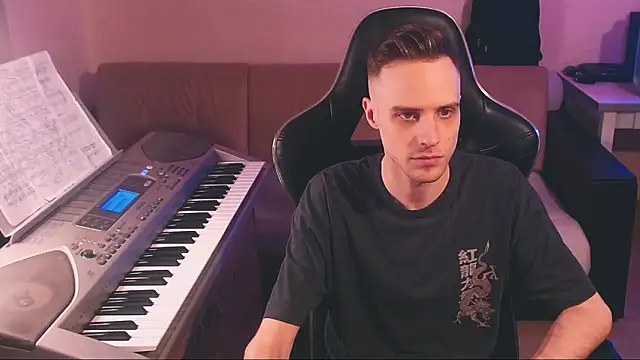 Snapshot of Sweetparker chatting on February 7, 2026, 7:44 pm Sweetparker online show from February 7, 2026, 7:44 pm