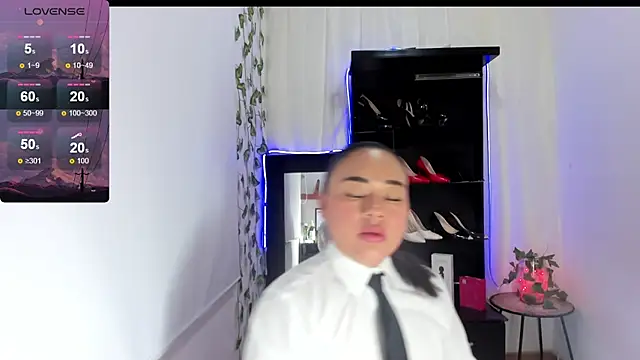 ReyleDoll online show from March 3, 2026, 10:17 pm