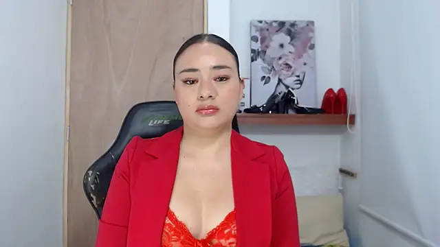 Snapshot of ReyleDoll chatting on January 28, 2025, 9:19 pm ReyleDoll online show from January 28, 2025, 9:19 pm