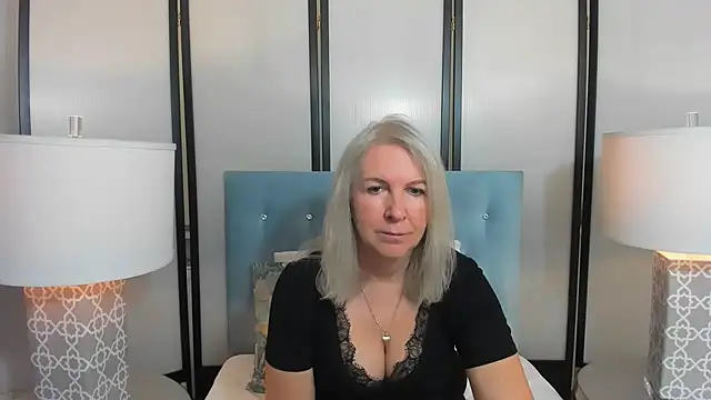 EricaTop online show from October 19, 2025, 4:59 am