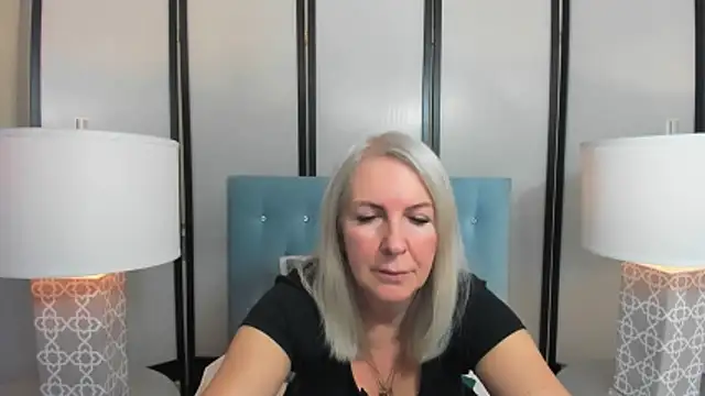 EricaTop online show from November 26, 2025, 5:13 pm