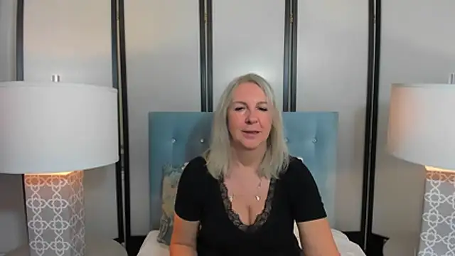 EricaTop online show from October 29, 2025, 5:34 pm