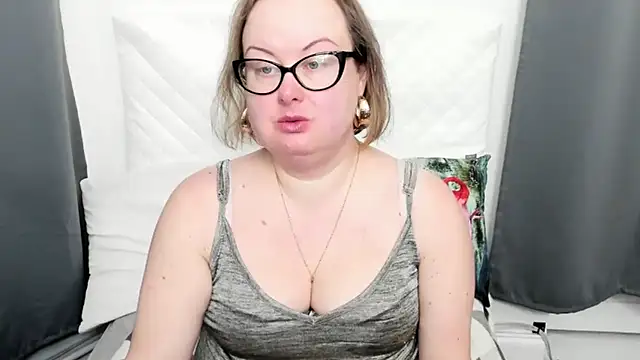 Snapshot of dirtyBonnie chatting on March 3, 2026, 5:47 am dirtyBonnie online show from March 3, 2026, 5:47 am