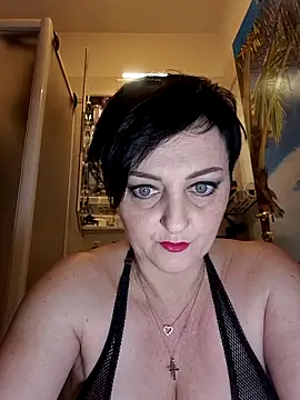 lucillabollente online show from February 15, 2026, 5:08 am