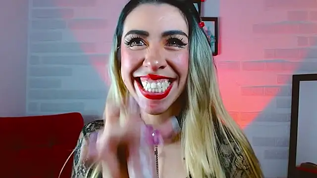 sky girl1 online show from October 23, 2025, 3:16 am