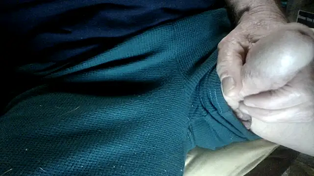 Snapshot of russtee chatting on February 23, 2026, 12:12 am russtee online show from February 23, 2026, 12:12 am