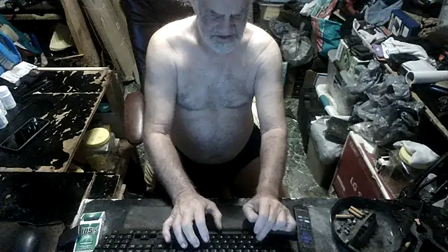 russtee online show from October 9, 2025, 8:09 pm