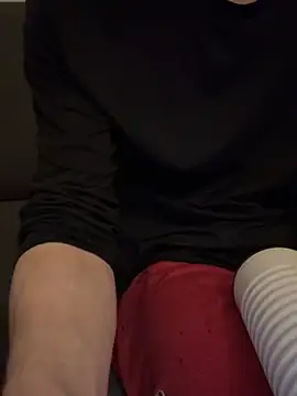 LionBoy1976 online show from April 16, 2026, 5:41 am