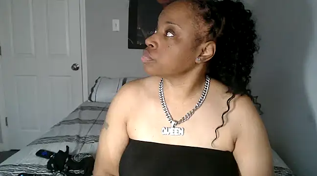 Sexymona1218 online show from March 3, 2025, 1:01 pm