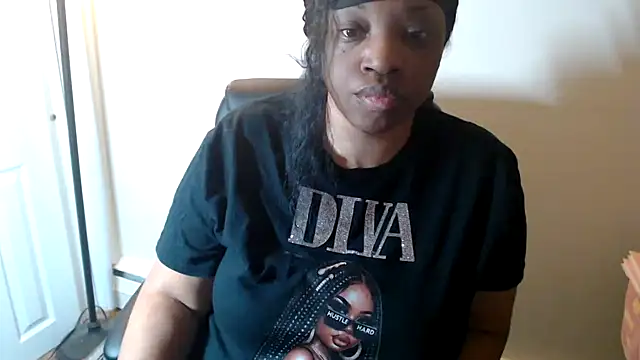 Sexymona1218 online show from April 14, 2026, 9:03 am