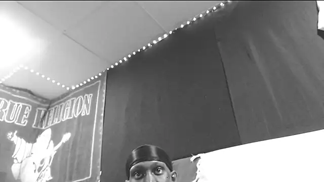 iBreakHeartz online show from September 21, 2025, 2:39 am