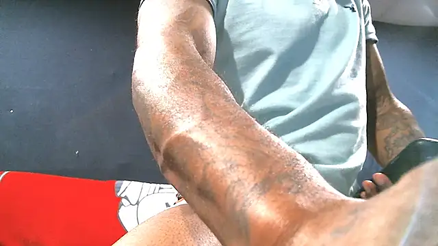 iBreakHeartz online show from January 17, 2025, 3:45 am