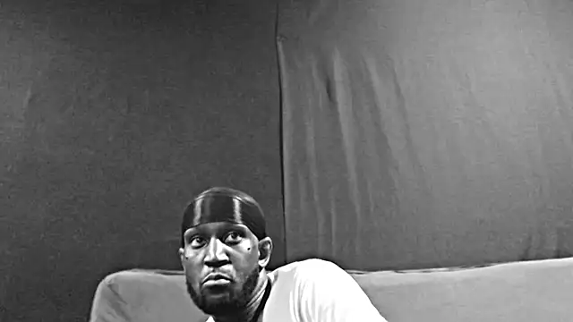 iBreakHeartz online show from October 30, 2025, 7:00 pm