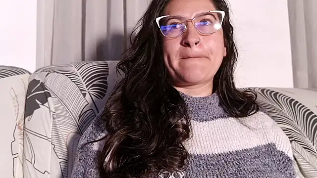 Snapshot of DeesseLuxure chatting on March 27, 2026, 6:22 am DeesseLuxure online show from March 27, 2026, 6:22 am