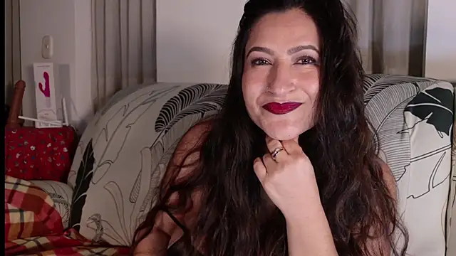 Snapshot of DeesseLuxure chatting on February 26, 2026, 6:46 am DeesseLuxure online show from February 26, 2026, 6:46 am