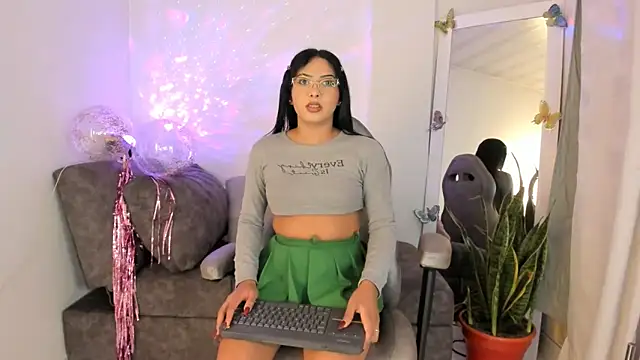 kirasofia online show from September 23, 2025, 6:31 am