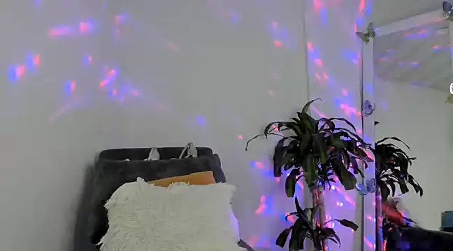 kirasofia online show from January 21, 2025, 5:49 am