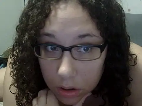 Snapshot of Theplayfulbbw chatting on April 13, 2026, 1:42 am Theplayfulbbw online show from April 13, 2026, 1:42 am