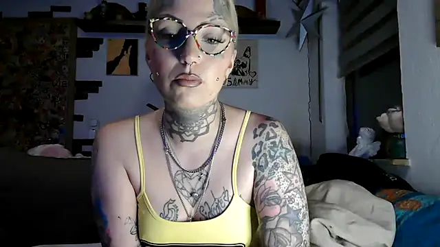 Snapshot of RoxxyInk chatting on May 31, 2026, 10:10 pm RoxxyInk online show from May 31, 2026, 10:10 pm