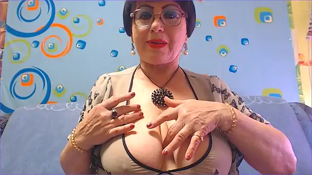 Snapshot of NaughtyMOM4uX chatting on September 20, 2025, 4:39 am NaughtyMOM4uX online show from September 20, 2025, 4:39 am