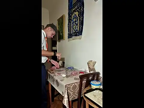 viraglaci18xh online show from October 9, 2025, 3:01 pm