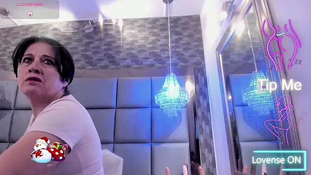 LADY HELLEN online show from November 26, 2025, 7:03 pm