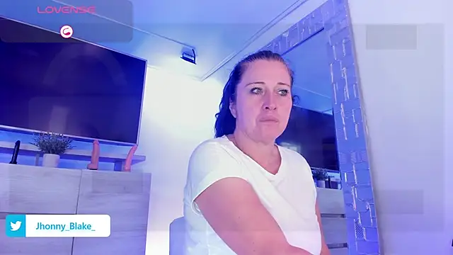 LADY HELLEN online show from November 12, 2025, 7:07 pm