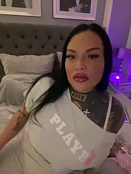 Snapshot of _MelinaCurves_ chatting on March 4, 2026, 8:05 pm MelinaCurves online show from March 4, 2026, 8:05 pm