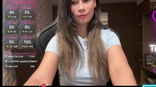 Snapshot of Leilacharlotte chatting on February 26, 2026, 9:26 pm Leilacharlotte online show from February 26, 2026, 9:26 pm