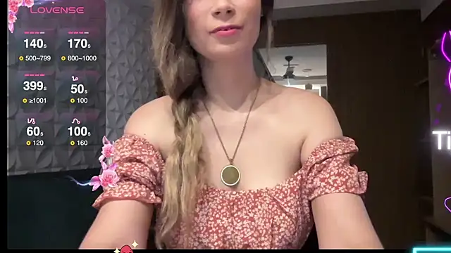 Leilacharlotte online show from October 28, 2025, 10:09 pm