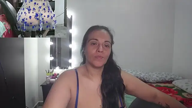 zoe hotxxx online show from March 10, 2025, 1:43 pm