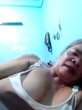 Snapshot of sexylizzy4u chatting on April 24, 2026, 2:19 pm sexylizzy4u online show from April 24, 2026, 2:19 pm