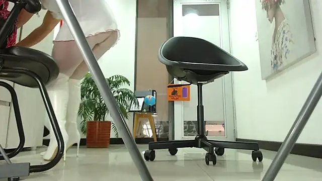 Snapshot of carieBelle1 chatting on October 31, 2025, 1:41 pm carieBelle1 online show from October 31, 2025, 1:41 pm