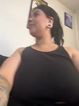 emilyjohanson online show from April 3, 2026, 12:33 pm