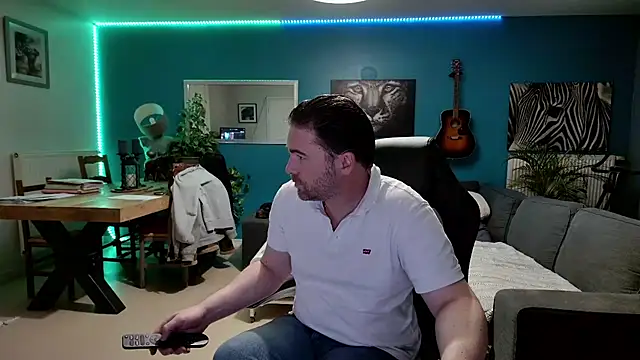 Snapshot of tom_sauwer chatting on November 21, 2025, 10:31 pm tom sauwer online show from November 21, 2025, 10:31 pm