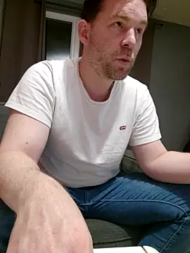 Snapshot of tom_sauwer chatting on October 8, 2025, 9:15 pm tom sauwer online show from October 8, 2025, 9:15 pm