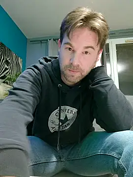 Snapshot of tom_sauwer chatting on November 4, 2025, 10:02 pm tom sauwer online show from November 4, 2025, 10:02 pm