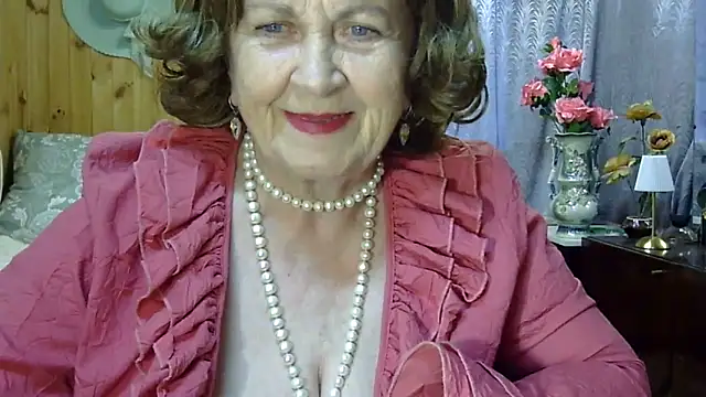 Emma52610 online show from June 27, 2026, 4:57 pm