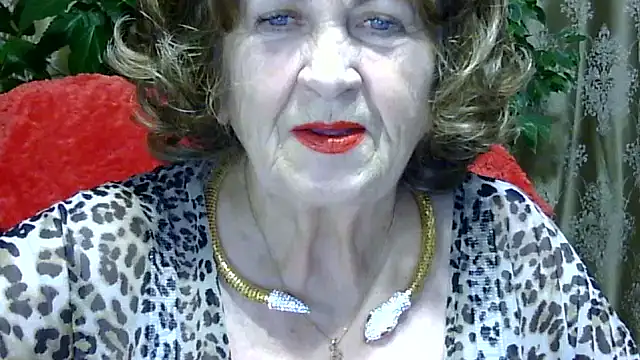 Emma52610 online show from November 29, 2025, 3:12 pm