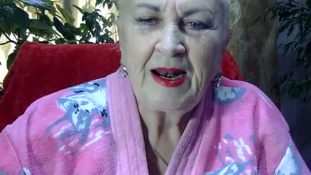 Emma52610 online show from November 15, 2025, 8:18 am