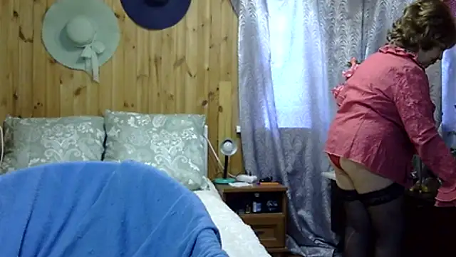 Emma52610 online show from June 26, 2026, 11:27 am