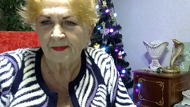Snapshot of Emma52610 chatting on January 2, 2025, 5:39 pm Emma52610 online show from January 2, 2025, 5:39 pm